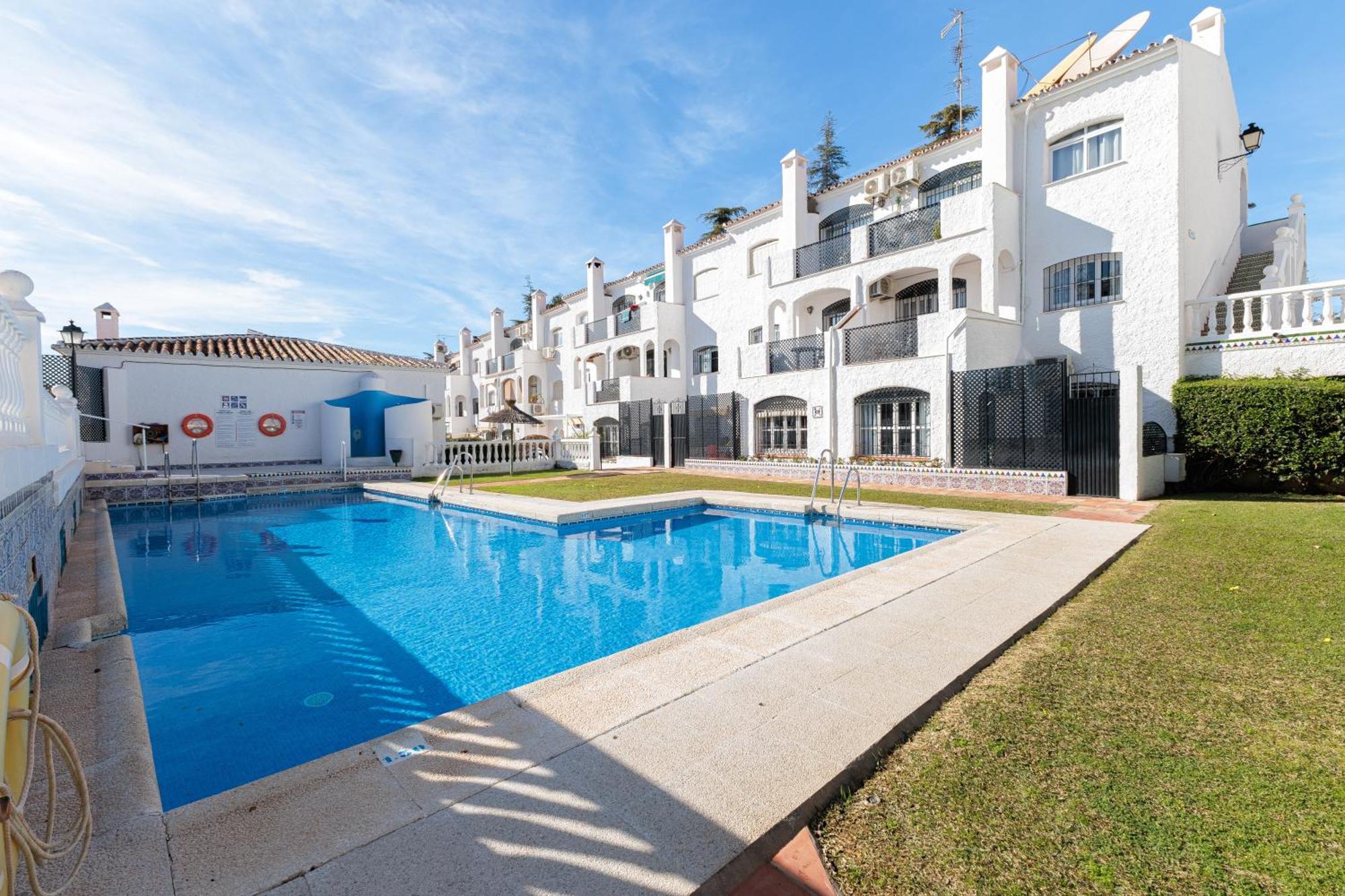 Cosy Apartment In Verano Azul Nerja Eksteriør bilde