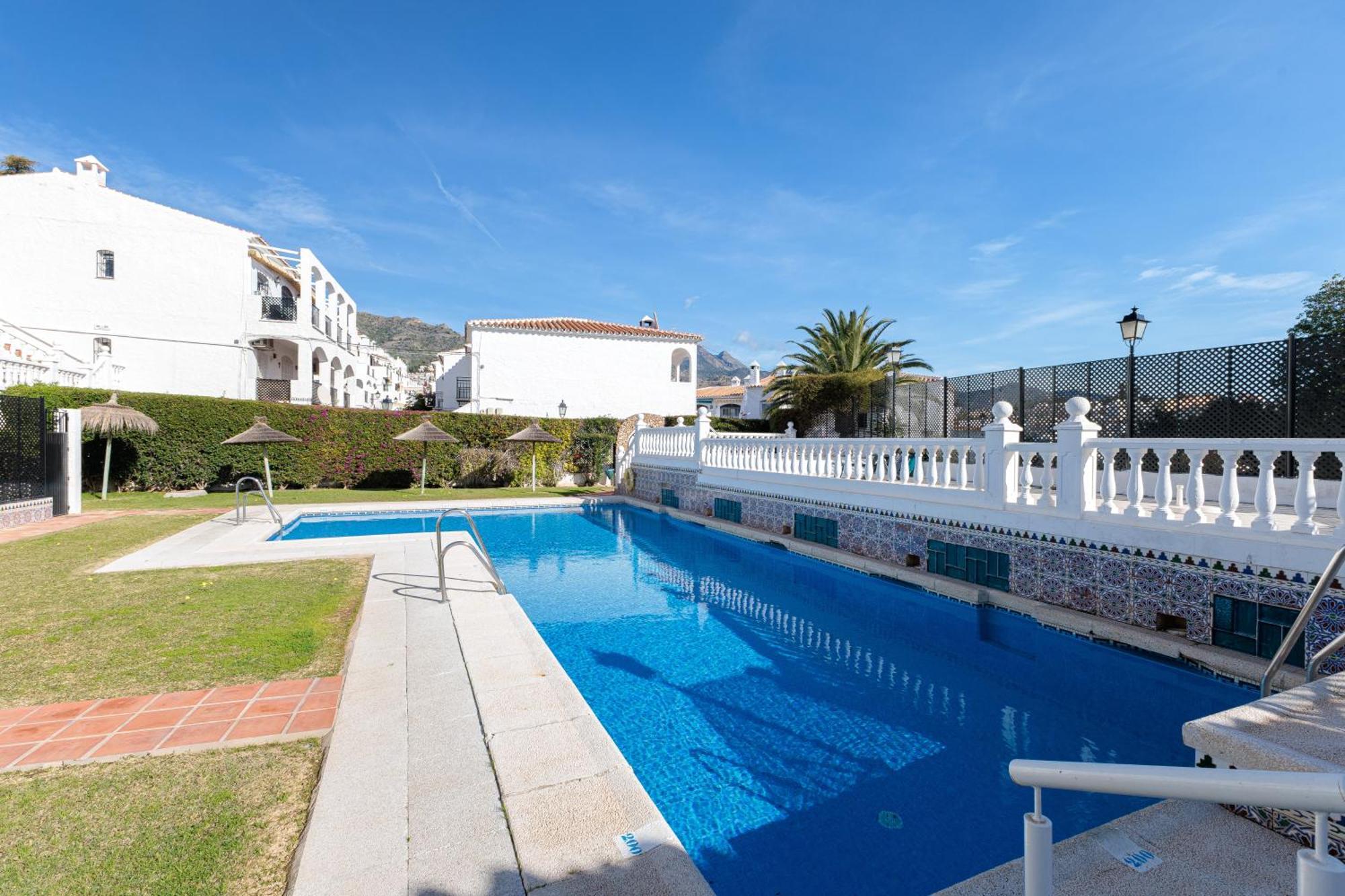 Cosy Apartment In Verano Azul Nerja Eksteriør bilde